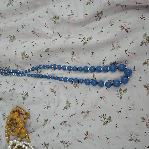 Faux Pearl Beaded Necklaces - Picture 3 of 9